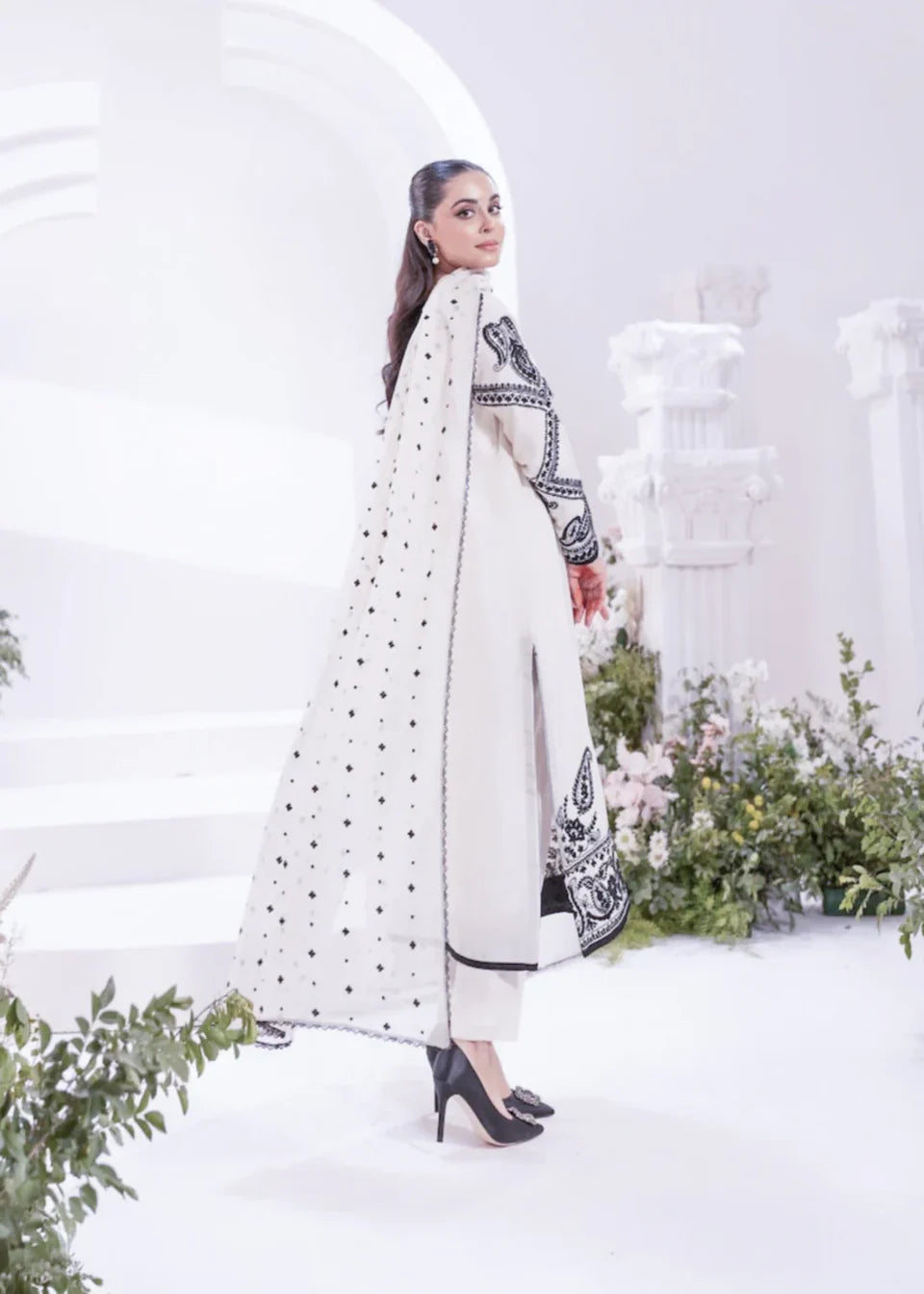 White Snoober 3pc Embroided Dress