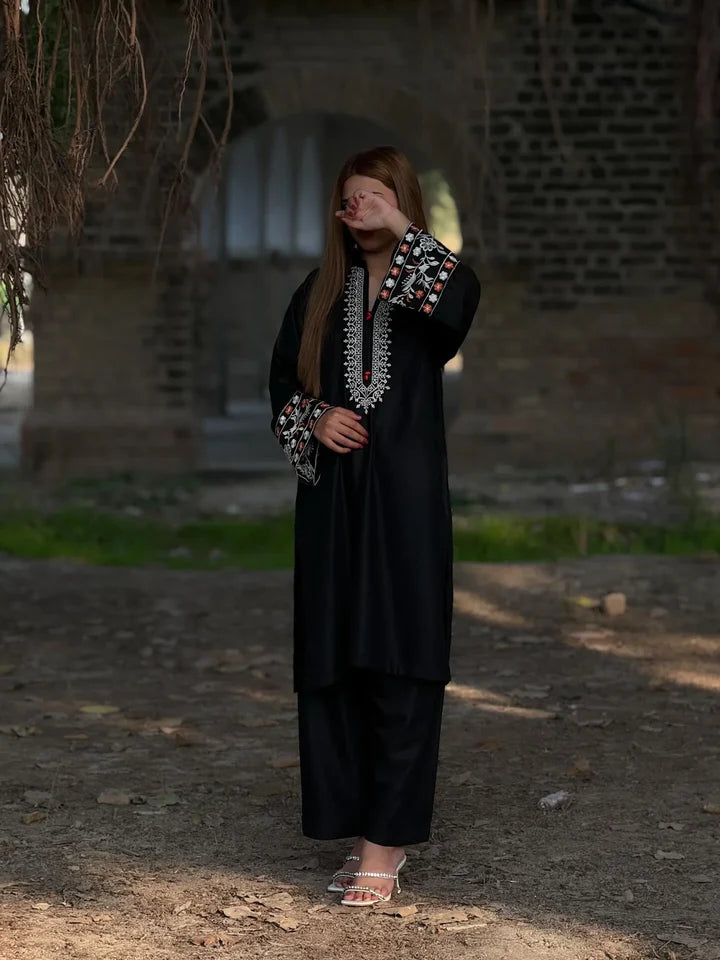 Shiza Black