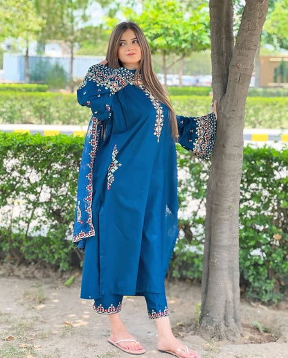 Noor e Nilofar Embroided 3pc dress