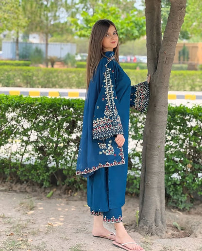 Noor e Nilofar Embroided 3pc dress