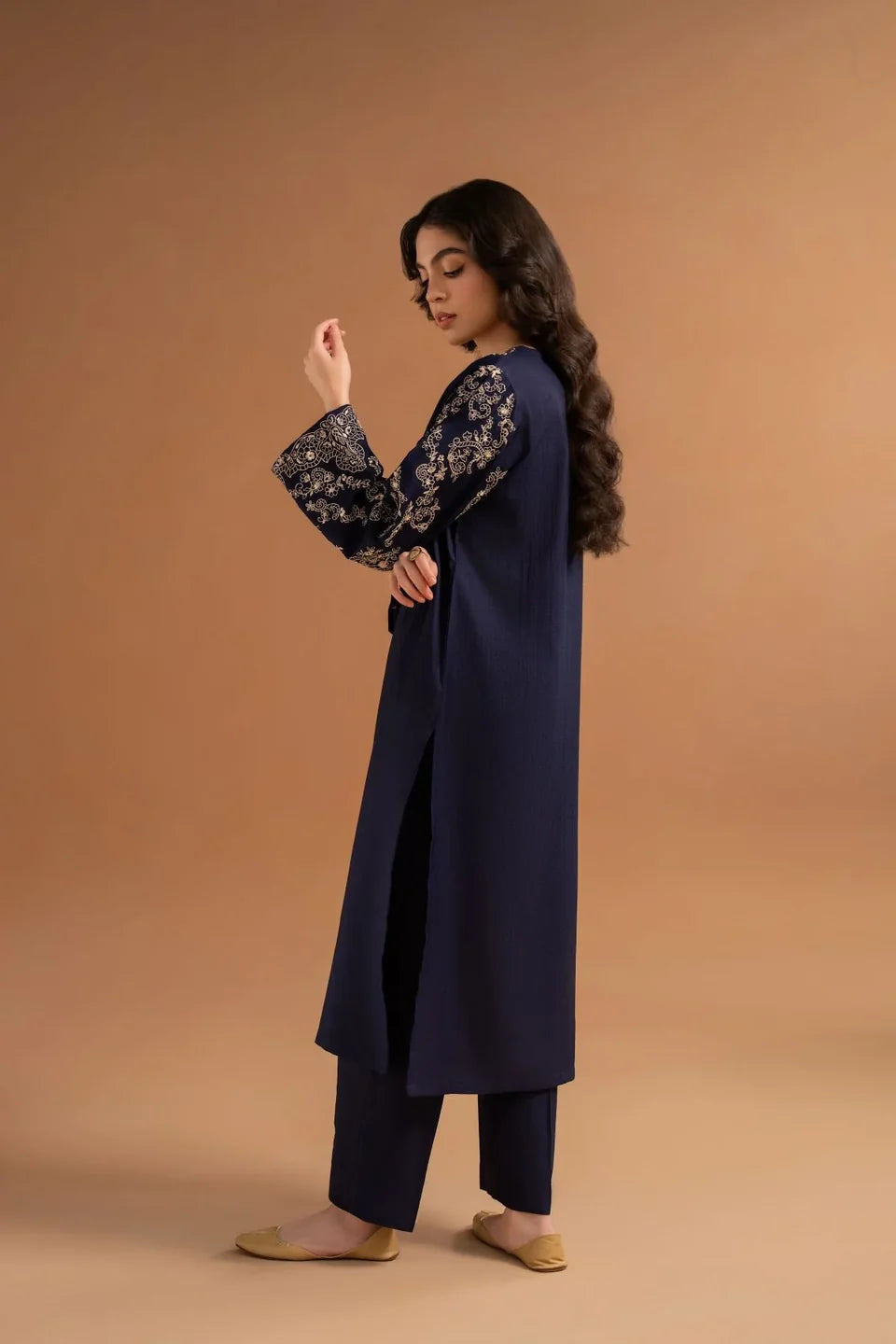 Hooria embroided 2pc Dress